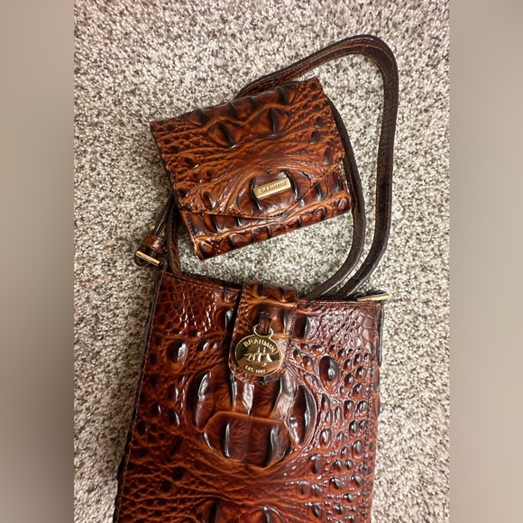 Brahmin Croc Embossed Crossbody Bag and Wallet - Picture 3 of 9